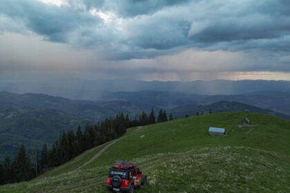 ucrainean ratacit in muntii maramuresului recuperat de salvamont tanarul anuntase ca este deshidratat si ca nu are provizii 68964fef7ce38