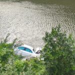 un autoturism a plonjat in raul olt conducatorul auto un cetatean turc s a autoevacuat 6891bce910a1c