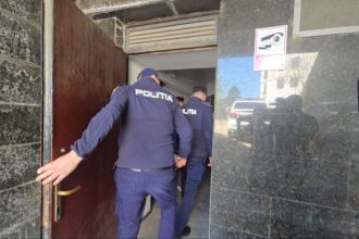 un fals politist din constanta prins cand facea controale pe plaja la eforie sud iata ce condamnare a primit judecatorii i au confiscat insigna 6893a0af97cd2