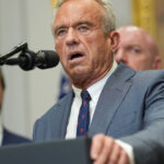 un grup de profesionisti din domeniul sanatatii solicita demiterea lui rfk jr distrage atentia publicului 689c79e69e72d