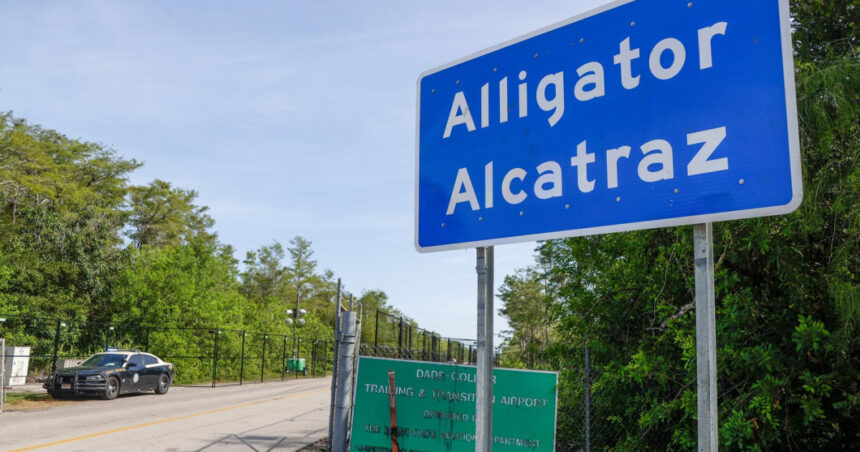 un judecator federal ordona statului florida sa evacueze centrul de detentie alligator alcatraz in termen de 60 de zile 68a802b1d6f3d