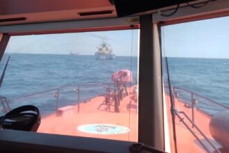 un membru al unei nave aflate sub pavilion comoros preluat de una dintre navele arsvom ce s a intamplat 689f2477d9587