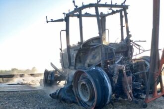 un tractor a ars pe dn2a intre vadu oii si harsova 68a0414b4db74