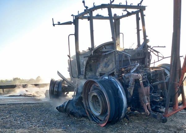 un tractor a ars pe dn2a intre vadu oii si harsova 68a0414b4db74