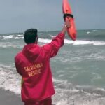 un turist a fost incatusat pe plaja din venus dupa ce a ignorat steagul rosu si a refuzat sa se legitimeze 68a885bda0e69