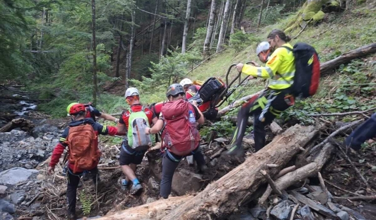 un turist a murit in muntii fagaras in zona cascadei dinspre cabana suru 6896f7f2353e8