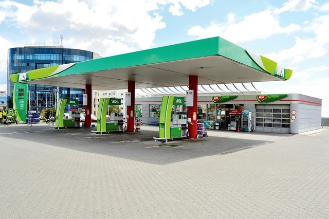 vanzarile de carburanti ale mol in romania in scadere infografic 6895be43da1af