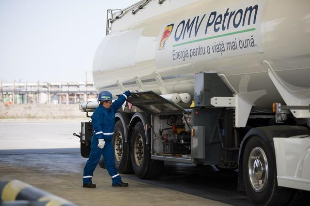 vanzarile de carburanti din benzinarii ale liderului pietei omv petrom au urcat cu 1 compania nu crede ca cererea va fi afectata in acest an in pofida majorarii accizelor si tva 6895c32b77f36