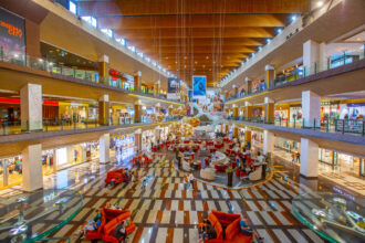 video 25 ani de iulius 8 proiecte regionale peste 1 000 de branduri si 73 milioane de vizite pe an compania ieseana isi consolideaza pozitia de lider in retailul romanesc 689dd36f66489