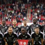 video avem portar roman titular 100 in serie a prezentat pe ritmuri de black sabbath care este insa problema lui 688f3b428c274