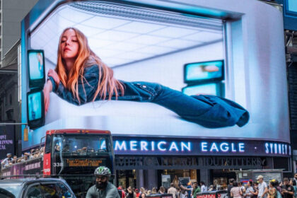 video controverse in sua dupa o reclama rasista la blugi promovata de actrita sydney sweeney presedintele donald trump a intervenit si el 68921b218daa3
