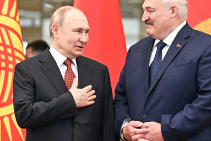 video e lent pentru ca ii pasa aleksandr lukasenko crede ca pornirile umanitare ale lui putin franeaza avansul militar rus in ucraina 6890e6dd46ec2