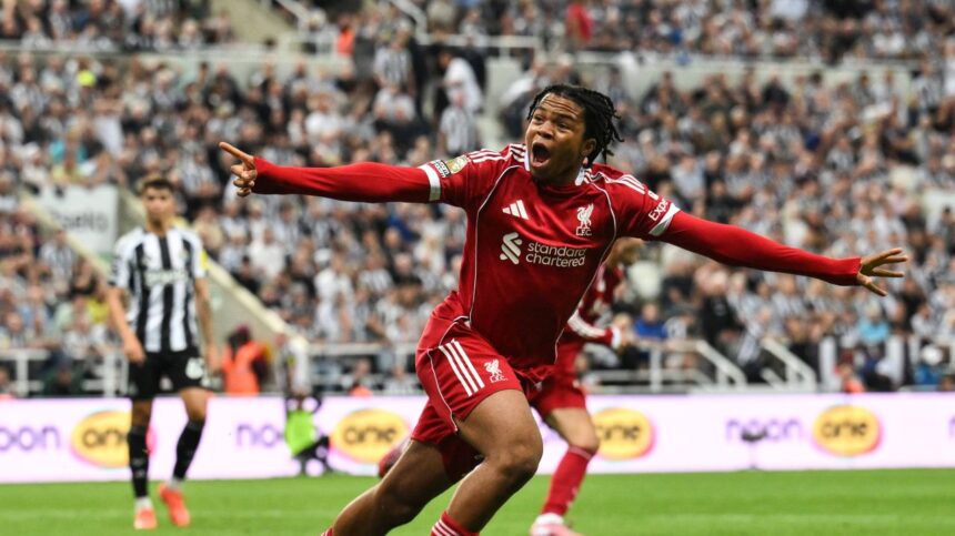 video exclusiv rio ngumoha a amutit st james park la doar 16 ani a devenit cel mai tanar marcator din istoria lui liverpool 68acd6212a7e6