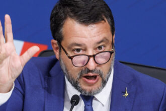 video hai dispari du te in ucraina parisul il convoaca pe ambasadorul italian dupa ce matteo salvini i a adresat vorbe grele lui macron 68aa320ec02ae