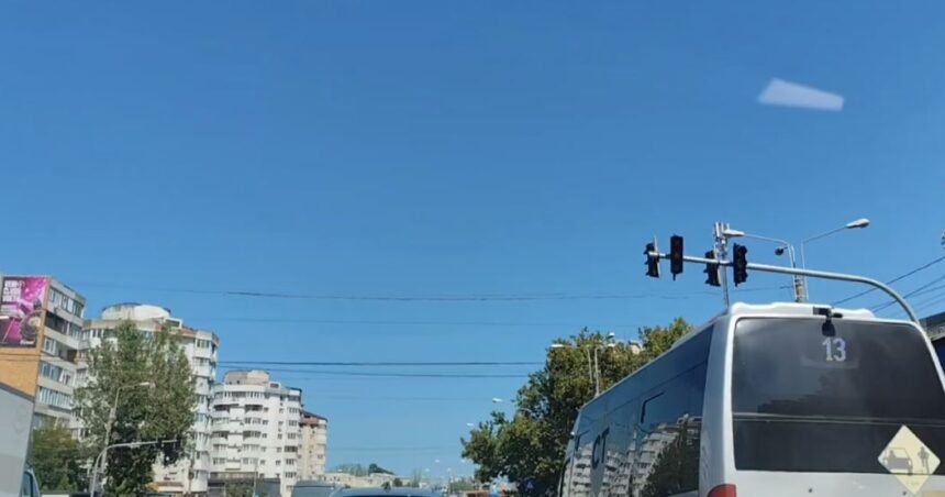 video haos in intersectia de la tomis iii nu merg semafoarele politia dirijeaza traficul 68b194d529fe8