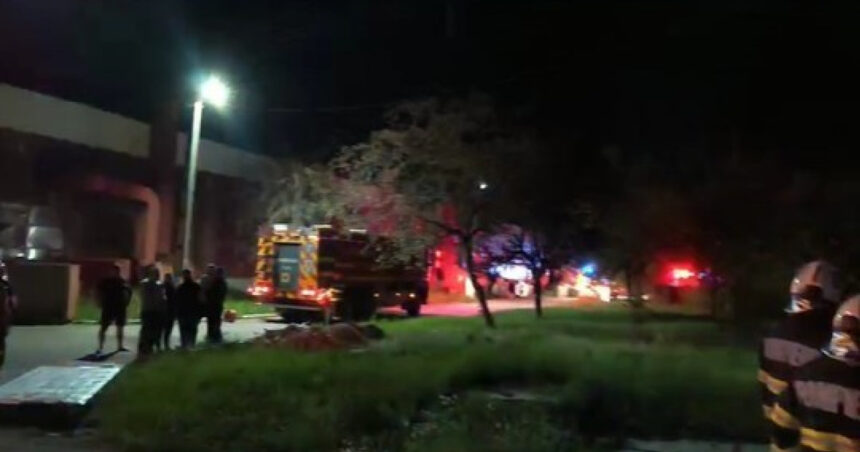 video incendiu la fabrica de arme cugir flacarile au izbucnit in hala cu munitie a fost emis mesaj ro alert 688da393753fa