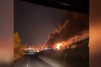 video incendiu la o rafinarie de petrol din orasul rusesc saratov dupa un atac cu drone lansat de ucraineni un om a murit 68987c05d1b3b