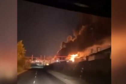 video incendiu la o rafinarie de petrol din orasul rusesc saratov dupa un atac cu drone lansat de ucraineni un om a murit 68987c05d1b3b