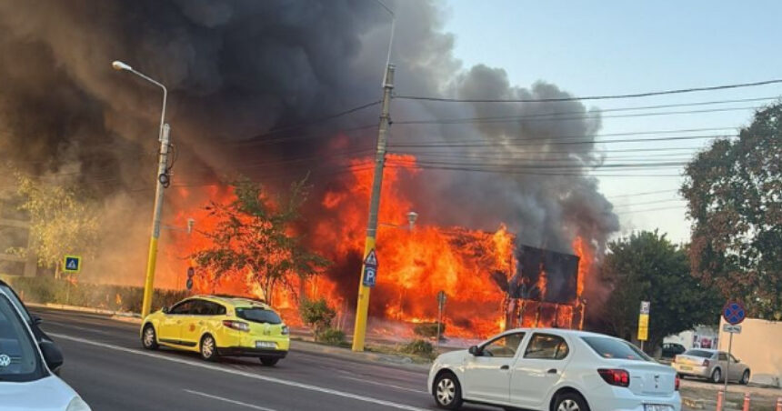 video incendiu puternic in mamaia a ars un fost club 6894ee88f0e69