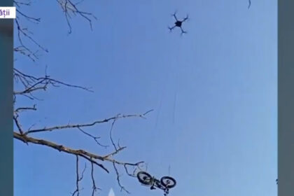 video o poveste incredibila un soldat ucrainean inconjurat de rusi a fost salvat cu ajutorul unei biciclete electrice livrate cu drona 688c69170cc27