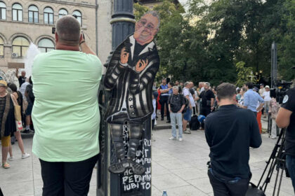video protest in piata universitatii fata de declararea zilei de doliu national pentru iliescu jandarmeria spune ca manifestatia e ilegala 6894dcca49514