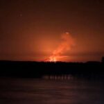 video rusii au bombardat localitatea orlovca peste dunare de judetul tulcea exploziile au fost vizibile din mai multe localitati din romania 6892e70bd75ec