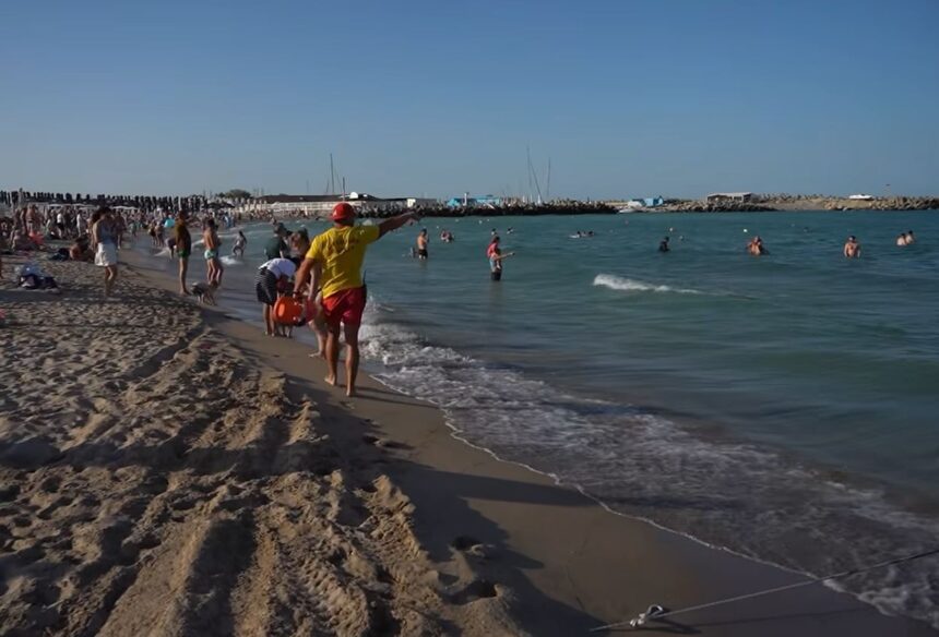 video salvamarii din eforie nord avertizeaza ignorarea regulilor pe plaja te poate costa scump 68908411e9adb