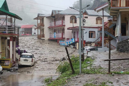 video sat indian distrus de viitura la poalele muntilor himalaya cel putin 4 morti si peste 50 de disparuti 689222c8146ae