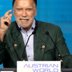 video un clip mai vechi in care arnold schwarzenegger il ataca pe trump se viralizeaza dupa dupa intalnirea cu putin din alaska 68a0f748e1695