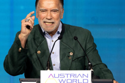 video un clip mai vechi in care arnold schwarzenegger il ataca pe trump se viralizeaza dupa dupa intalnirea cu putin din alaska 68a0f748e1695