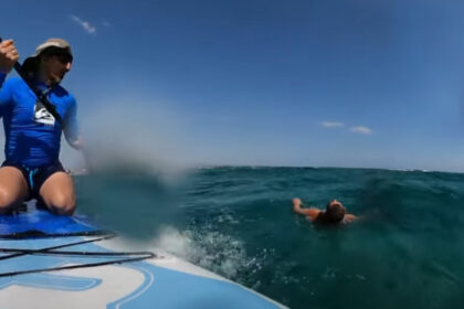 video un roman si cei doi copii ai sai au fost salvati de la inec in grecia de un practicant de stand up paddle 68a785a7b18c8
