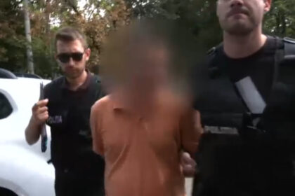 video un sofer de ridesharing a provocat un accident cu alte doua masini in timp ce ii facea avansuri clientei sale barbatul a fost retinut 68a9abcb52dd3