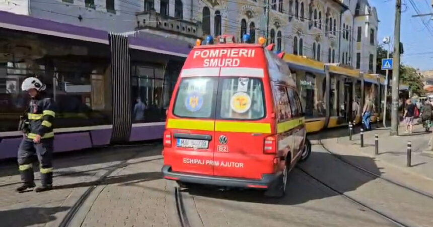 videofoto accident grav in timisoara doua tramvaie s au ciocnit trei persoane au fost ranite traficul este complet blocat 68b1732ee612e