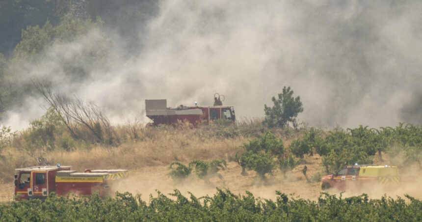 videofoto incendiul din sudul frantei a mistuit 16 000 de hectare un mort si 13 raniti intre care un pompier si o persoana sunt in stare grava 6894f2424f236