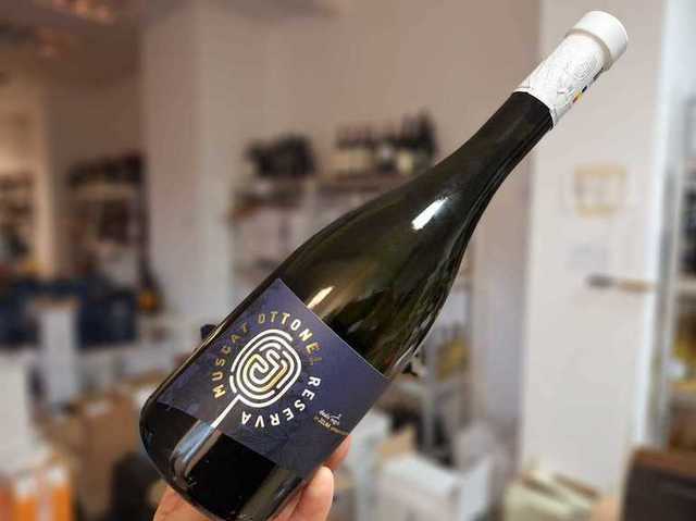 vinul zilei un alb demidulce expresie eleganta a terroir ului transilvanean un vin cu note de pere williams flori albe si vanilie de asociat cu preparate din peste fructe de mare foie gras bra 6892f2715790c