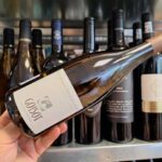 vinul zilei un chardonnay rafinat cu arome de fructe albe flori de acacia si accente minerale gust proaspat cu piersica alba migdala fina si un ton discret sarat ideal alaturi de peste fructe d 68a80a73bc383