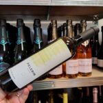 vinul zilei un cupaj alb oltenesc obtinut din sauvignon blanc si pinot gris cu note de flori albe piersici coapte si citrice un vin complex elegant de asociat cu peste fructe de mare salate e 688db56f6696e