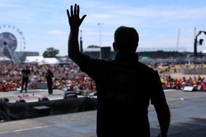 a luat 80 de milioane de lire ca sa plece de la echipa fostul sef poate reveni anul viitor 68d8da1db9008