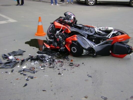 accident rutier intre un autoturism si o motocicleta in centrul statiunii costinesti 68c6cd3e2fd60