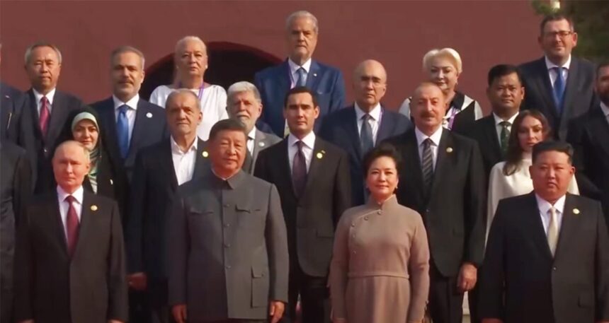 adrian nastase si viorica dancila alaturi de vladimir putin kim jong un si xi jinping la parada militara din china 68b7e309533d3
