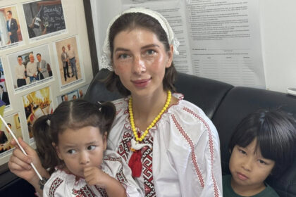 alegeri republica moldova 2025 o moldoveanca a mers 1 400 de kilometri impreuna cu doi copii pentru a vota la beijing 68d8efaad2109