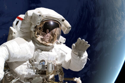 am nevoie de oxigen o femeie a pierdut mii de dolari dupa ce s a indragostit de un escroc ce s a dat drept astronaut aflat in spatiu 68b7c61214f51