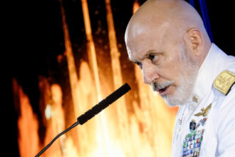 amiralul giuseppe cavo dragone nato se declara pregatita pentru o posibila retragere a sua de pe flancul estic 68d84b7437cf9