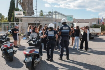 atac cu cutitul intr un liceu din franta o invatatoare si un elev au fost raniti 68c1a2a79349f
