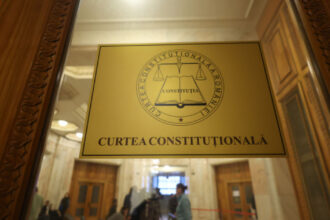 aur a atacat la ccr cele patru proiecte pentru care guvernul si a angajat raspunderea dupa ce motiunile de cenzura au picat la vot 68bff5aab7e9d
