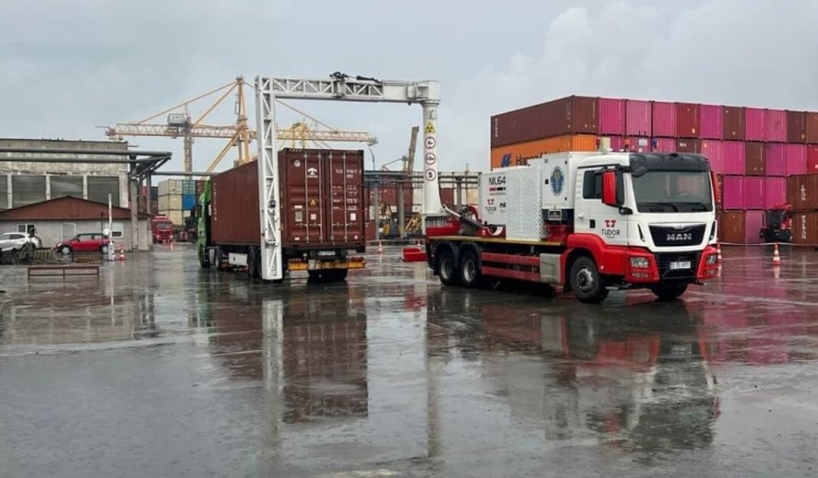 autoritatea vamala romana a operationalizat primul sistem modern de scanare la constanta 68cc1e215c6ca