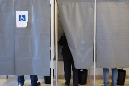 autoritatile franceze cu ochii pe finantarea candidatilor de la alegerile municipale temeri privind ingerinte straine 68c007556a207