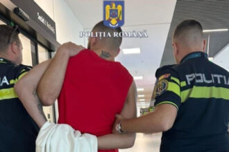 barbat condamnat la aproape 11 ani de inchisoare prins pe aeroportul iasi avea acte false si se intorcea din marea britanie 68bc86a909270