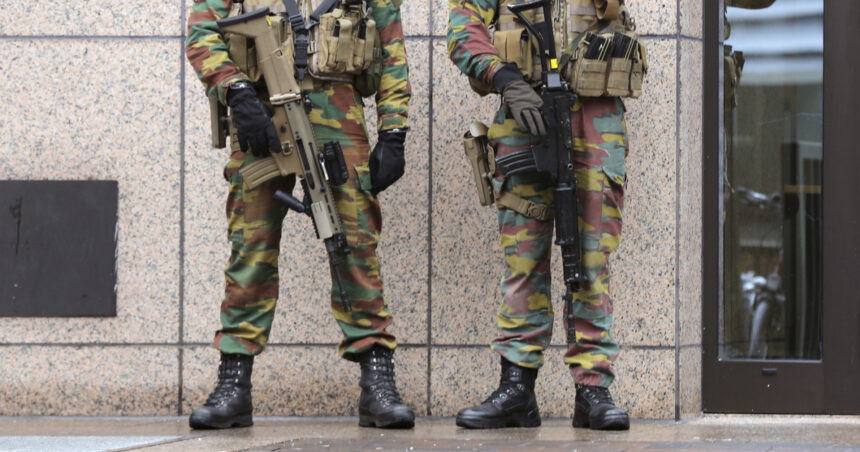 belgia se gandeste sa trimita soldatii pe strazile bruxelles ului pentru a combate violentele provocate de traficul de droguri 68bc8078bba2b