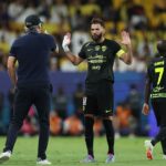 Benzema îl aduce pe teren, dar îl trimite acasă! Atacantul se desparte de compatriotul său de la Al Ittihad. 3 benzema l a adus la echipa benzema l a concediat atacantul a scapat de conationalul sau de pe banca lui al ittihad 68da55c80b53b